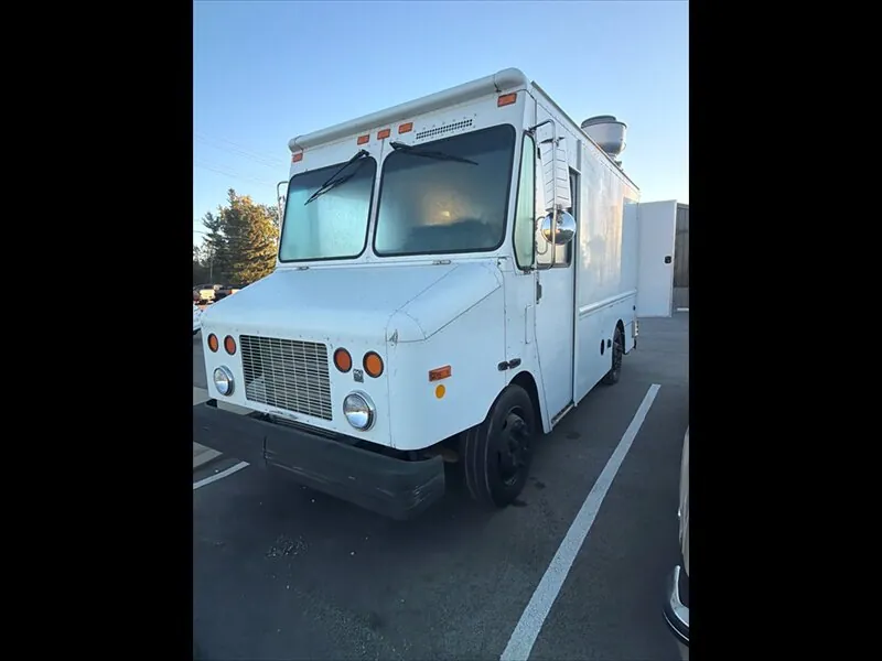 2002 Freightliner MT45 Chassis